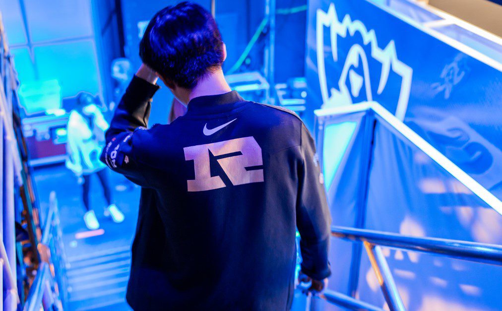 RNG just suffered a complete defeat to T1 with a score of 0-3