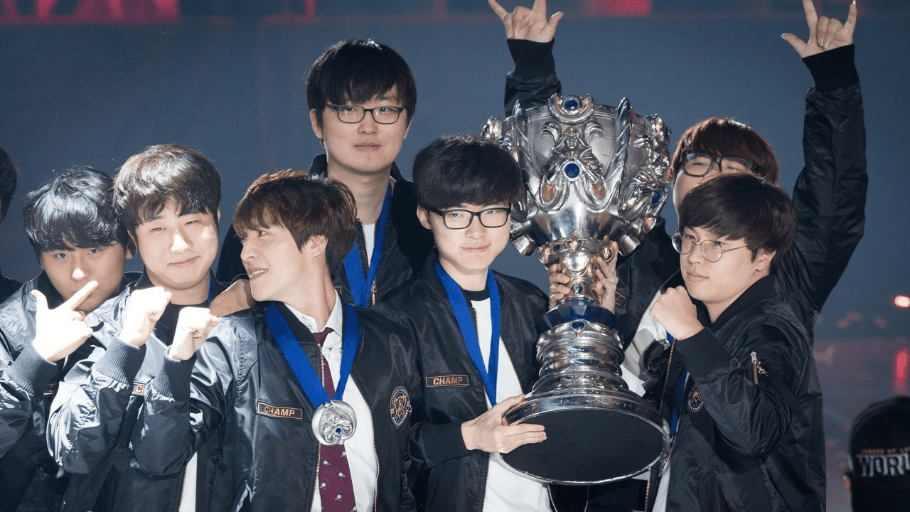 Faker impressively raised the World Championship trophy 3 times