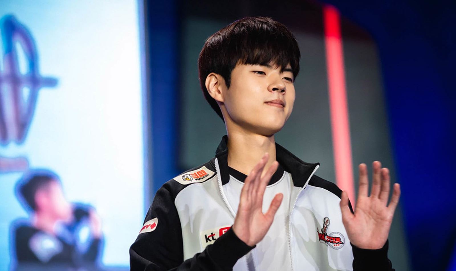 Although not heavily focused on winning the World Championship, Deft is showing complete improvement and getting closer to the championship
