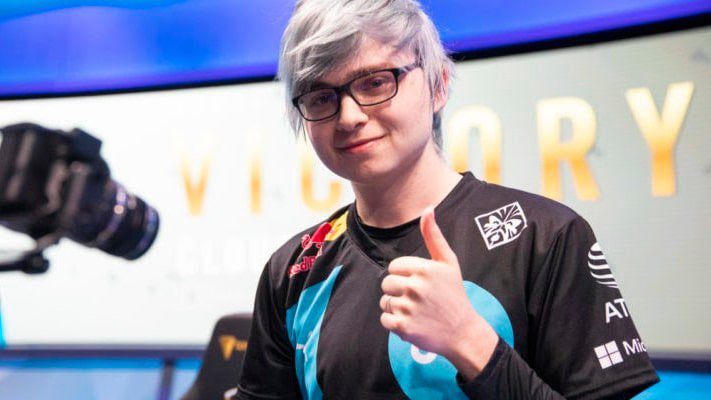 Although no longer competing, Sneaky's 7 appearances at Worlds make many gamers envious