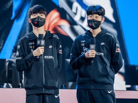 Faker (left) shares his thoughts on the LPL and LCK regions - source: LoL Esports
