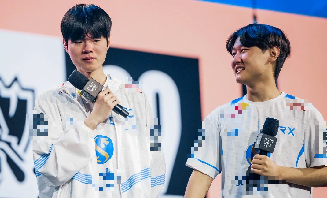 Deft couldn't hide his tears of joy when returning to the semifinals of the World Championship after 8 years