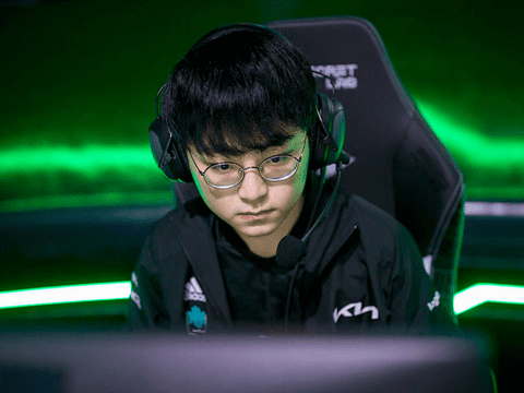 ShowMaker is demonstrating the destructive power of yesteryear at this year's Worlds
