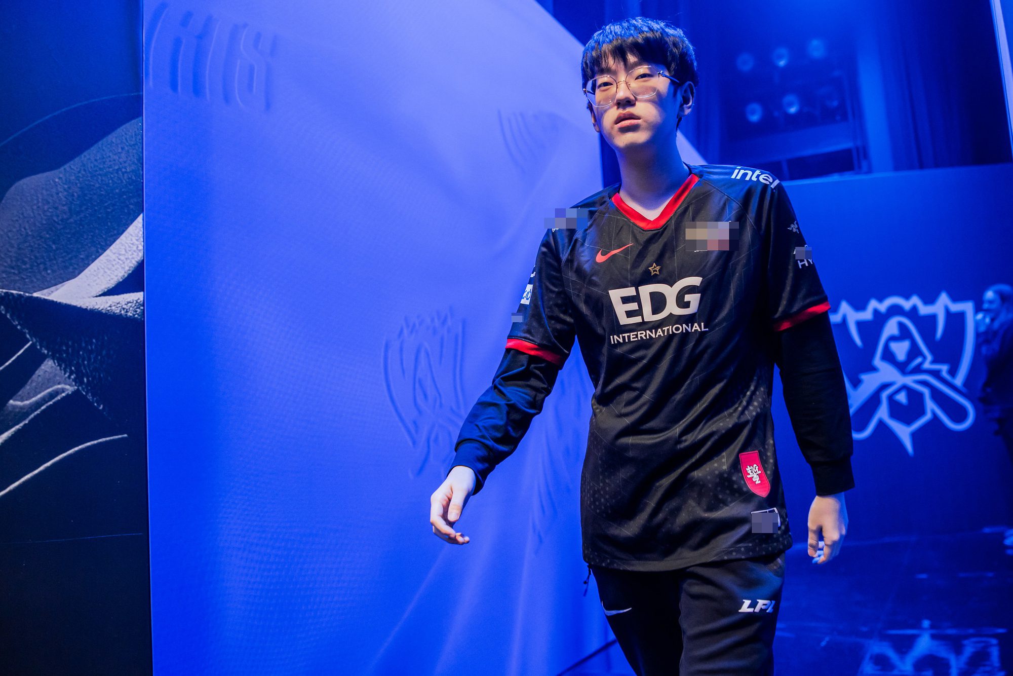 Scout was taken down by Zeka four times with the same scenario in the deciding match of EDG - DRX