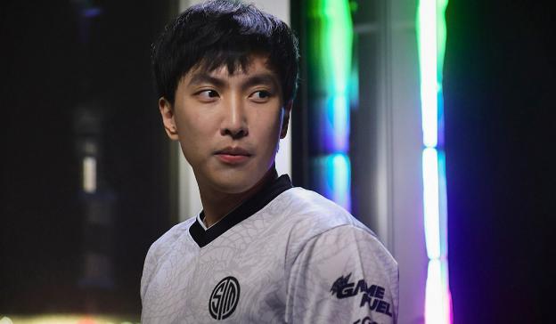 Doublelift is also a very unfortunate player