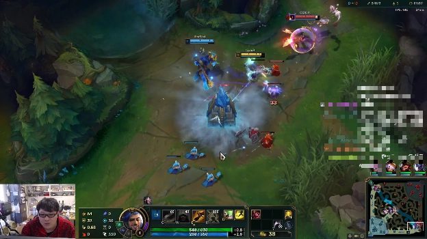 Akshan combined with Trundle's Pillar (E) is fantastic