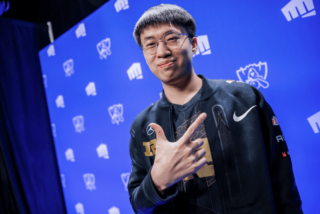 RNG's 'shuttle' is named Xiaohu - the mid laner
