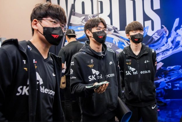 T1 is rated slightly higher than their opponent in individual skills
