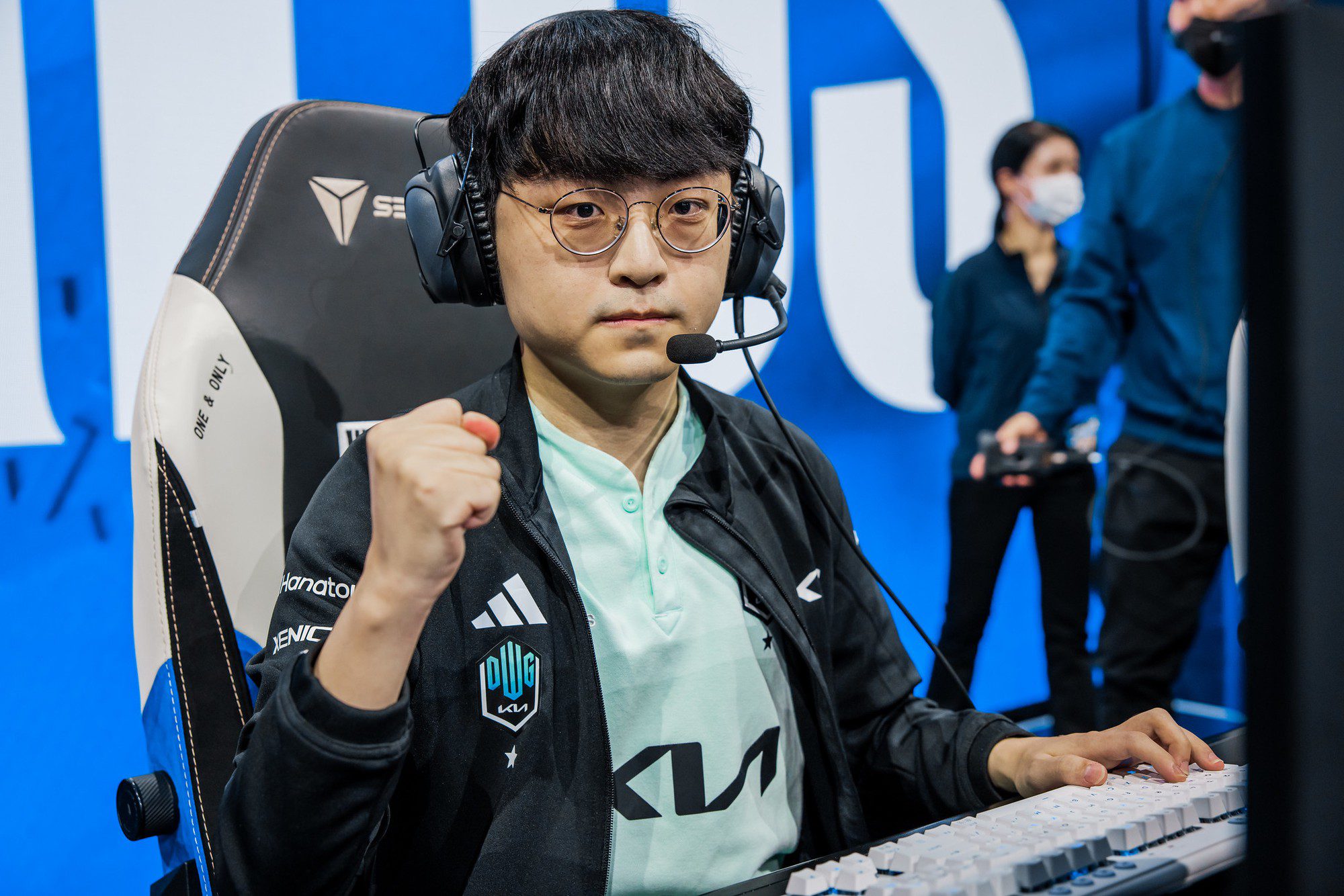 Only DK is willing to scrim with RNG