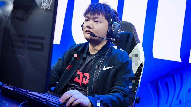 Yagao is one of the most important players for JDG's gameplay