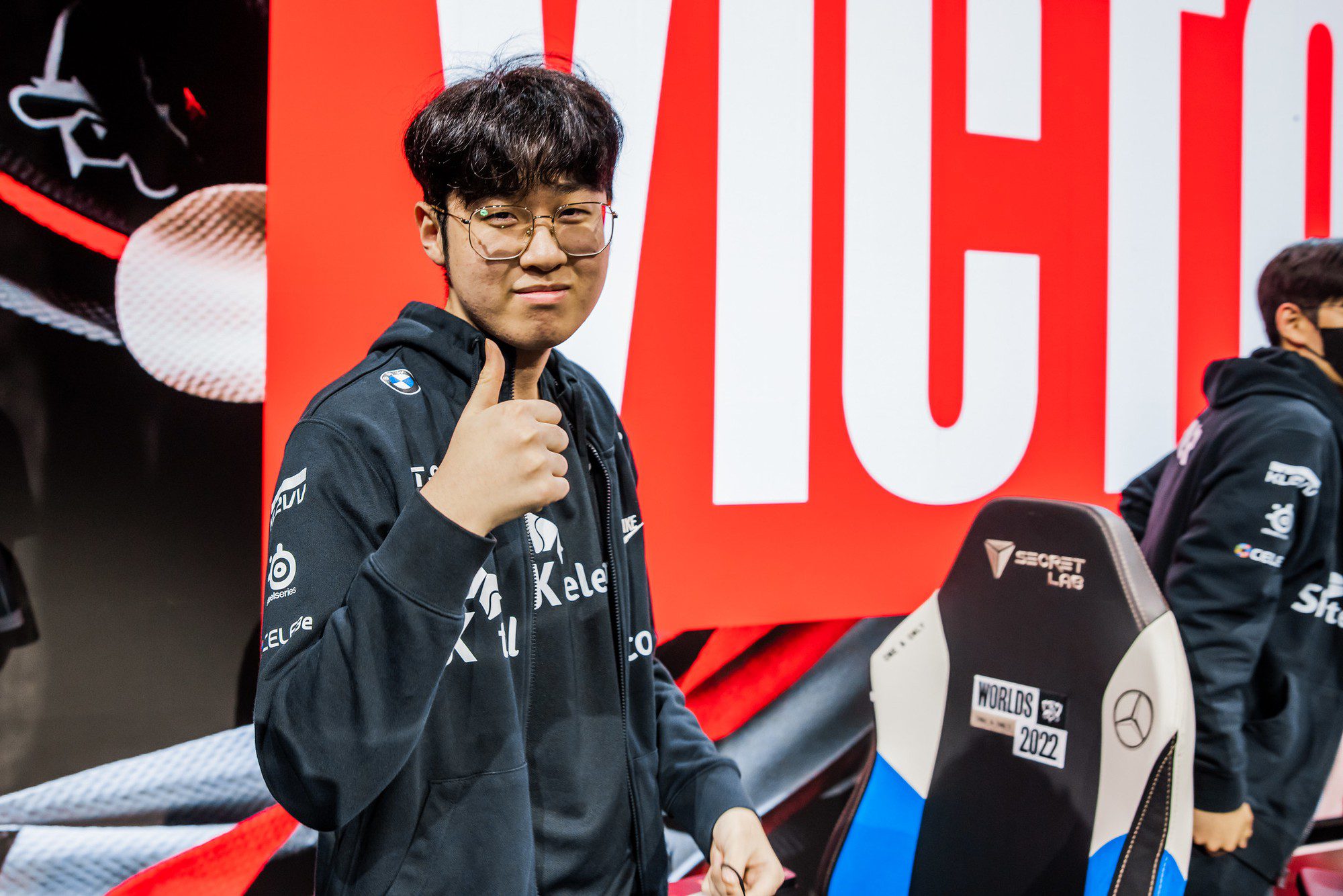 Zeus is a key player for T1, so he was heavily focused by RNG