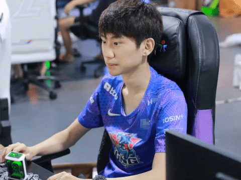 Doinb frequently updates transfer news in the LPL - source: Weibo LNG Esports