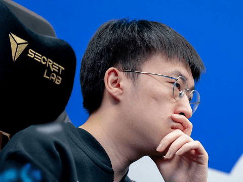 Even veteran player Xiaohu is owed salary by RNG - source: LoL Esports