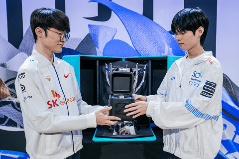Fate has brought Faker and Deft together once again - source: League of Legends