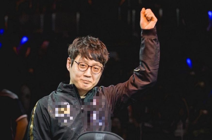 Before serving in the military, Mata was the coach of RNG
