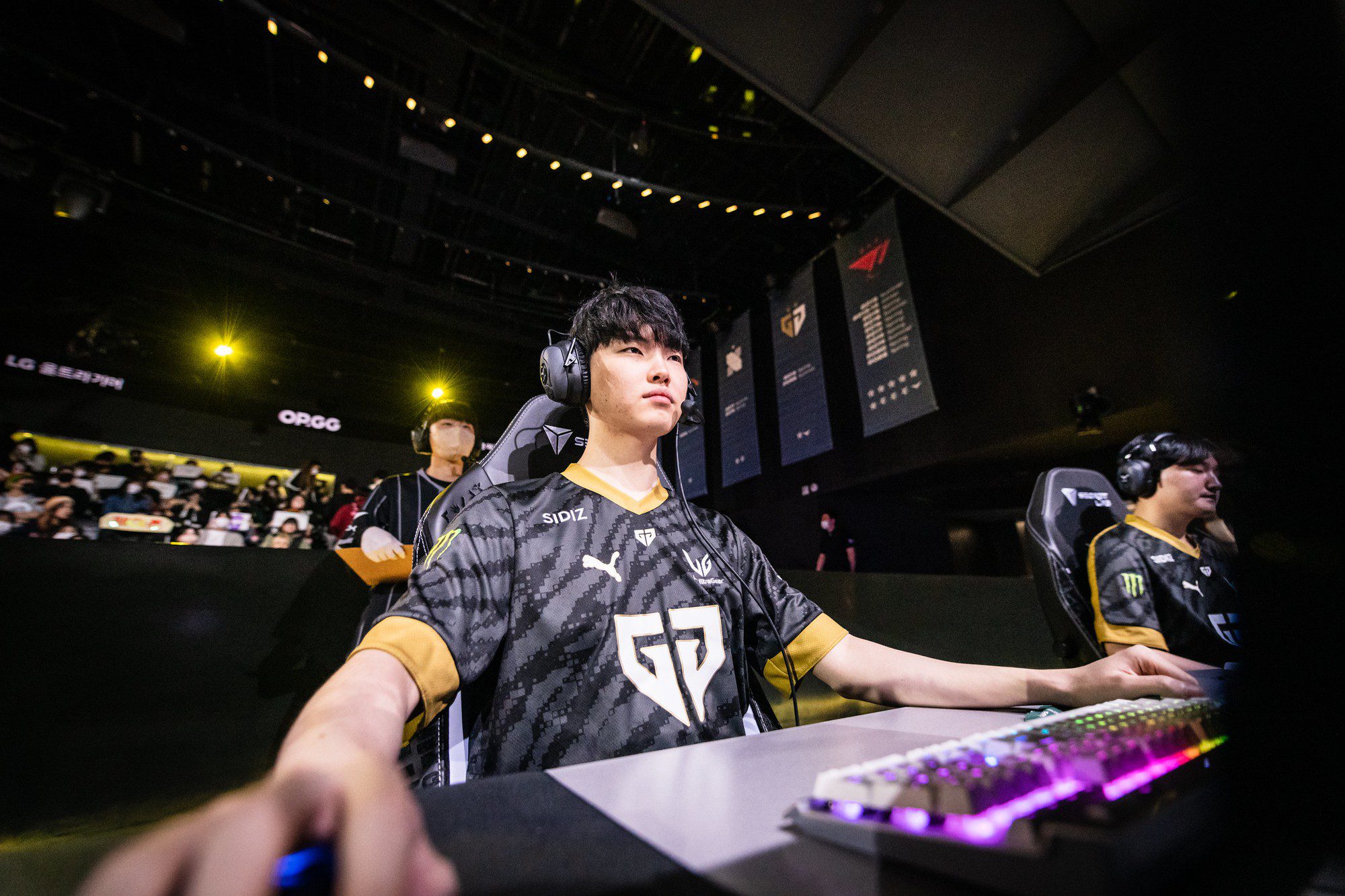 This is not a life-threatening illness but it significantly affects the daily life and aesthetics of the patient - source: LoL Esports