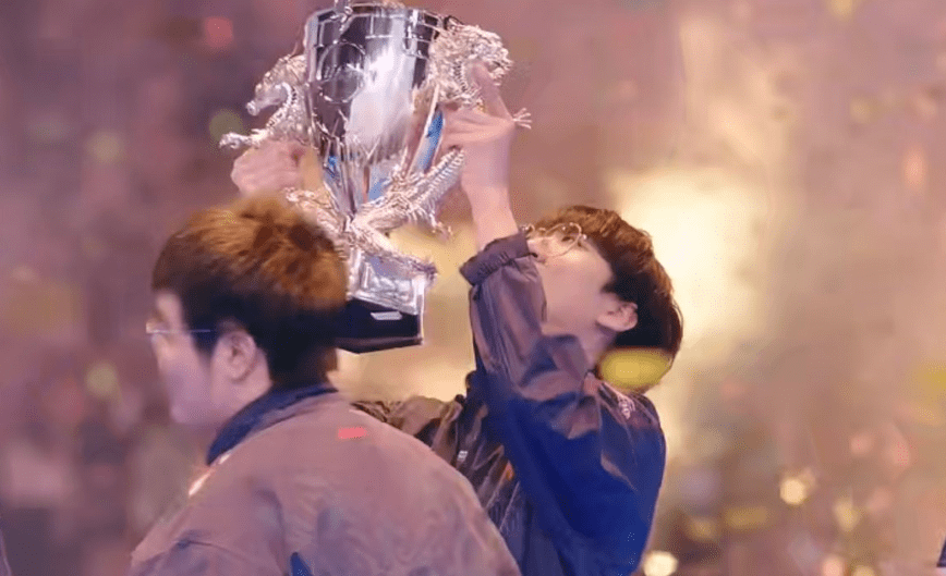 Despite just going abroad, Ruler has already secured his first LPL title - source: Weibo