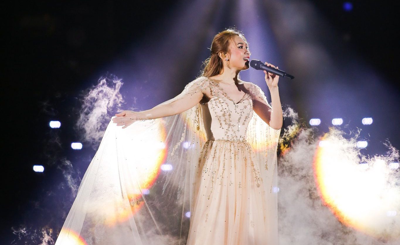 Singer My Tam also admits to being a 'devotee' of Esports - source: Phu Nu Online