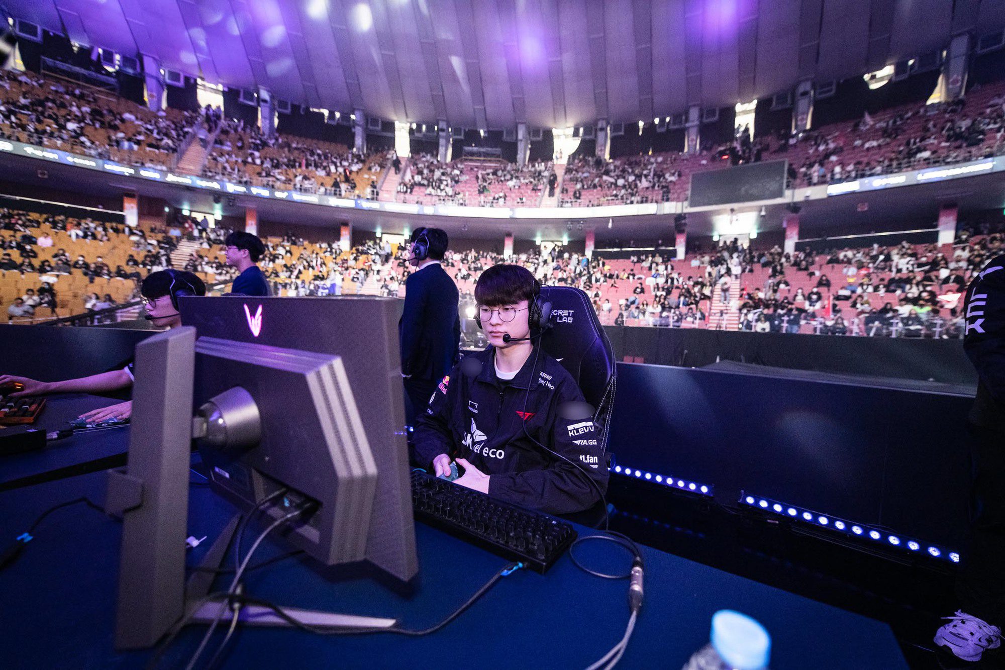The advantage of the winners' bracket team is just having more rest time