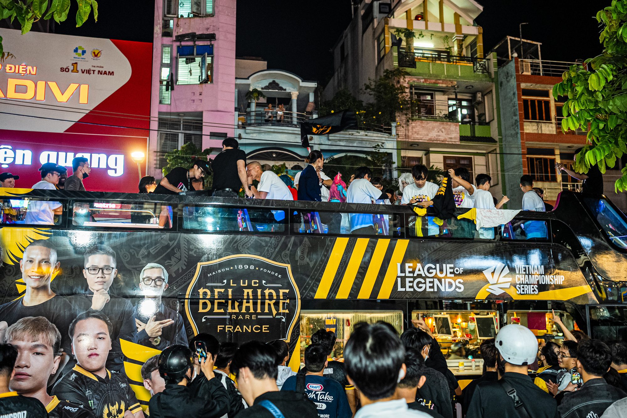 GAM parades to celebrate the championship on a double-decker bus - source: GAM Esports