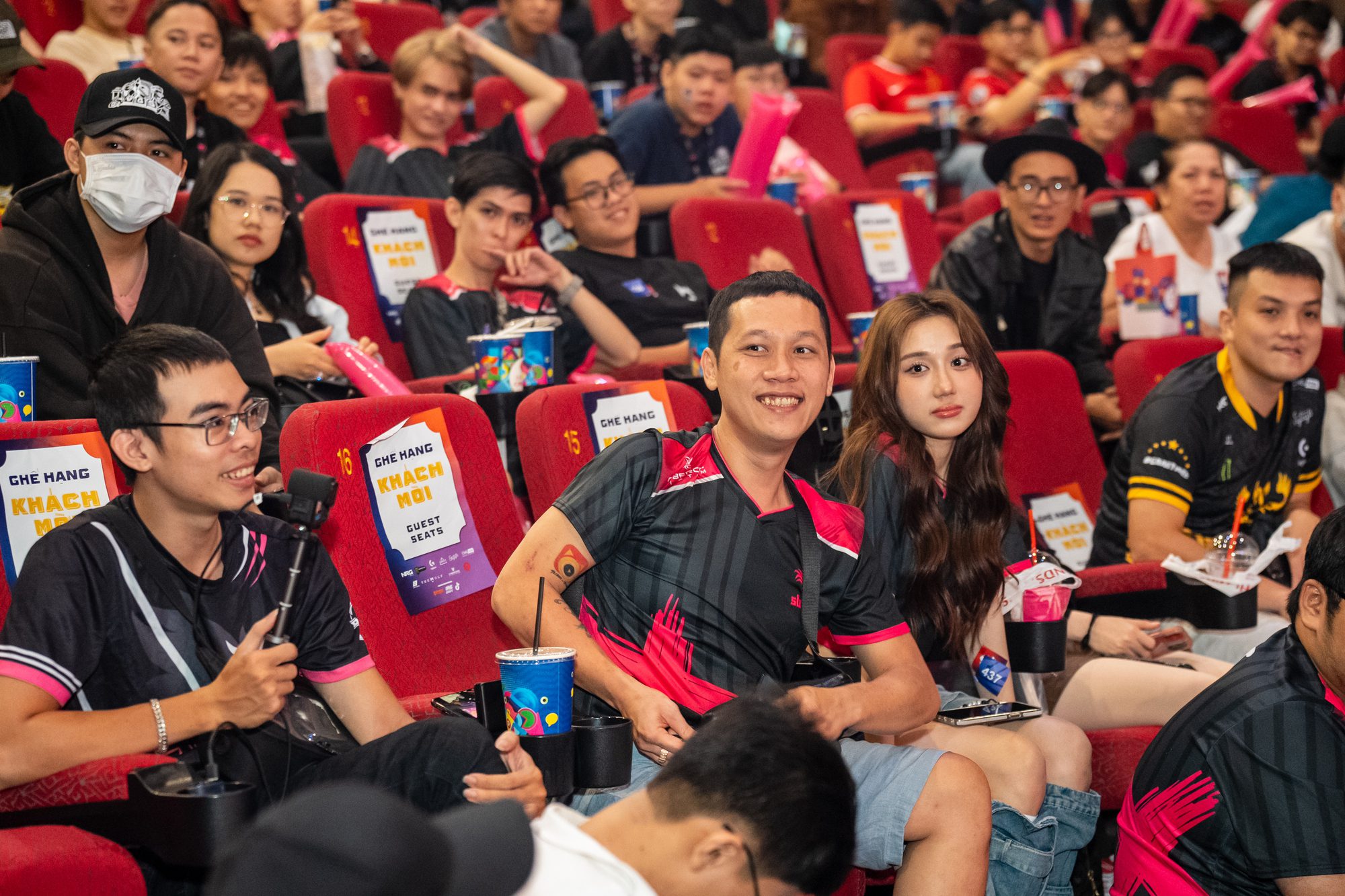 From left to right: Petland, Teacher Ba, Mina Young, and Theanh96 at the Viewing Party in Ho Chi Minh City - source: GAM Esports