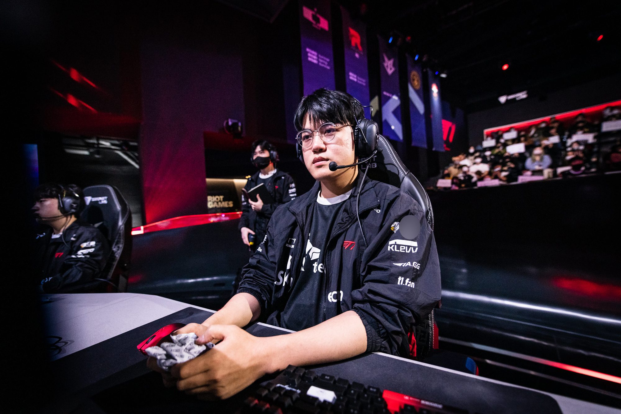 Gumayusi is not in a good mental state - source: LoL Esports