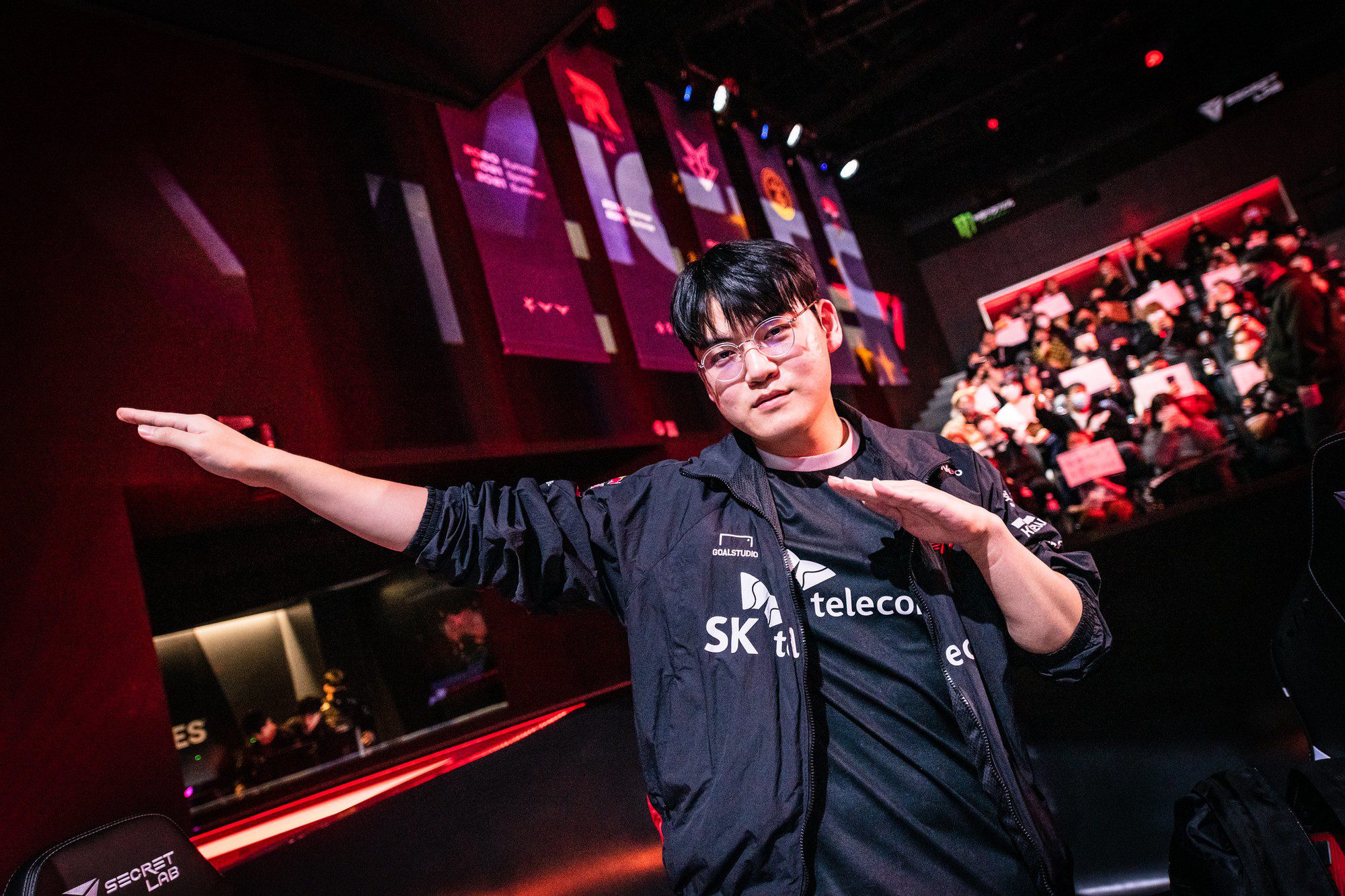 But many anti-fans claim he is disrespecting Gen.G's championship title - source: LoL Esports