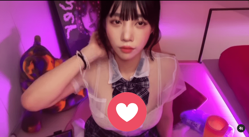 But she also pursues a sexy, daring style whenever she goes live - source: Twitch