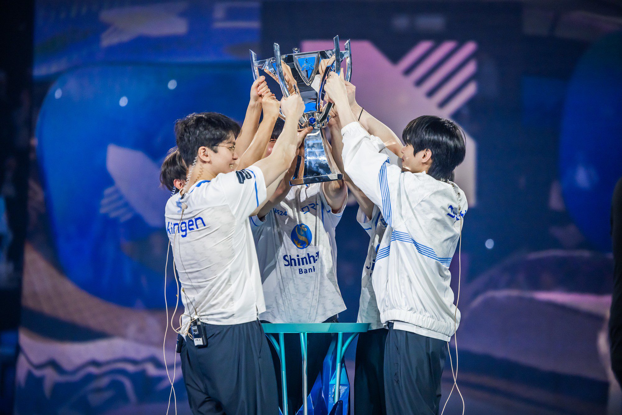 DRX disbanded after defeating T1 at the 2022 World Championship and no one has a spot for MSI or competing for domestic titles - source: LoL Esports