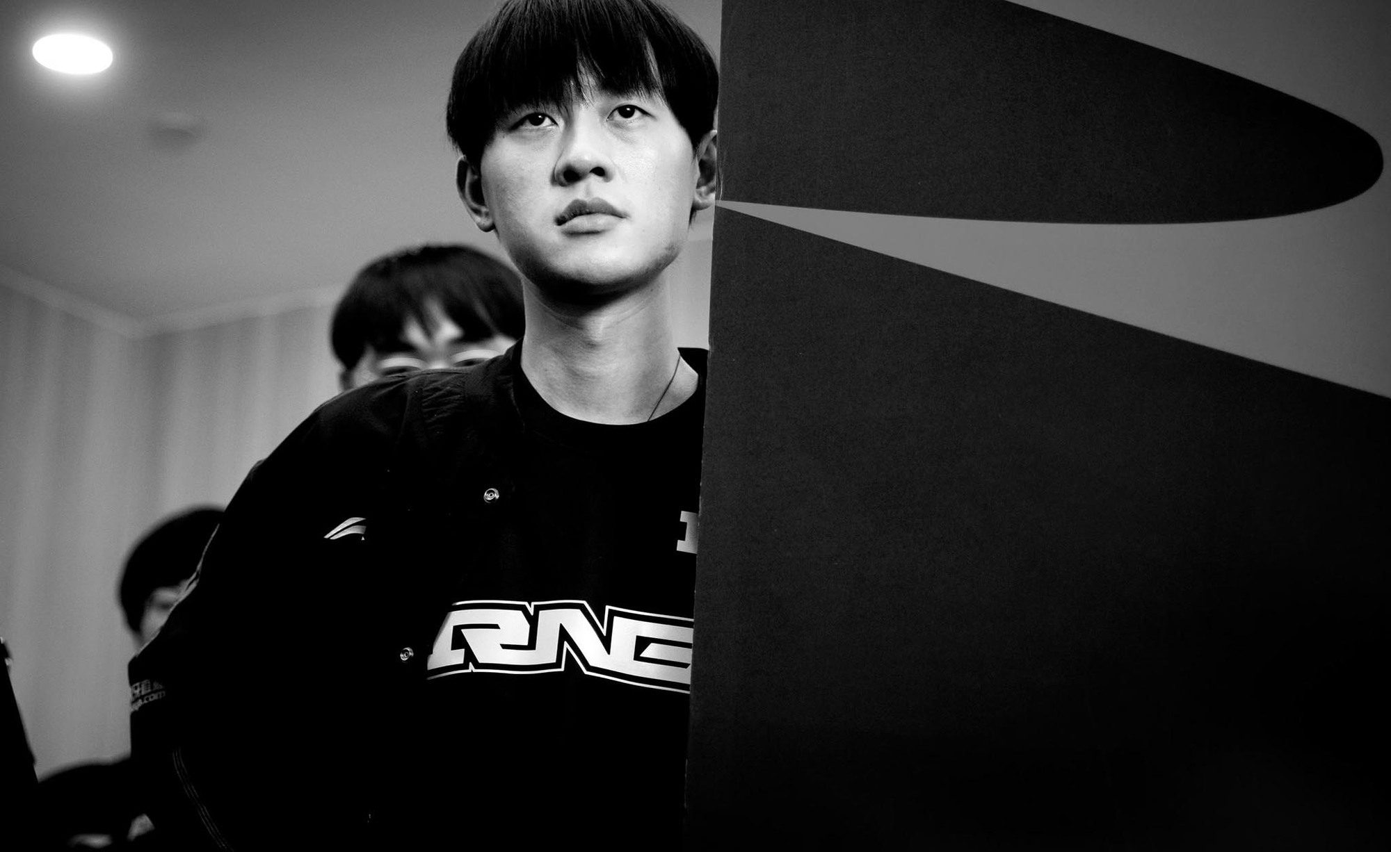 RNG's championship record may be equaled as they no longer have the chance to defend their title