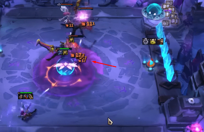 With 100% critical strike chance, Samira only deals 17 damage to the main target each time - source: YouTube