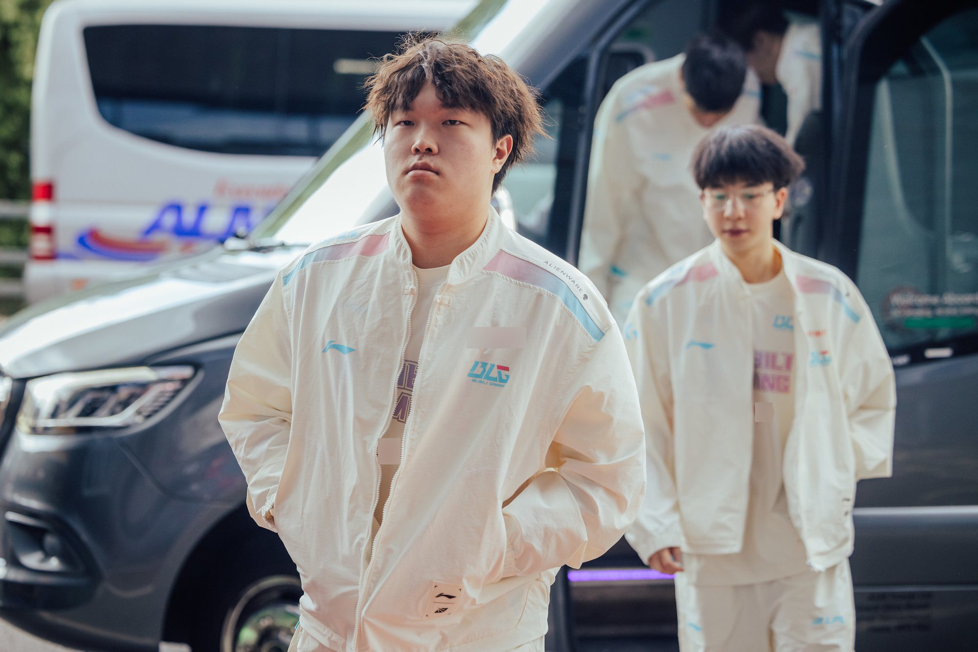 BLG achieved a complete victory 3-0 against C9
