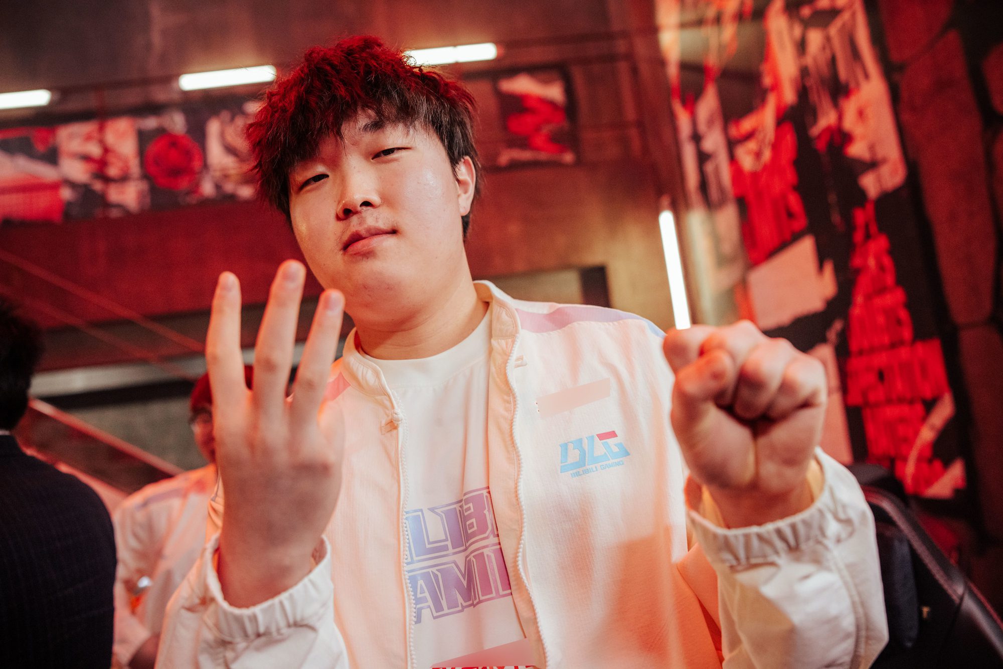 BLG demonstrates the superiority of LPL over LCS
