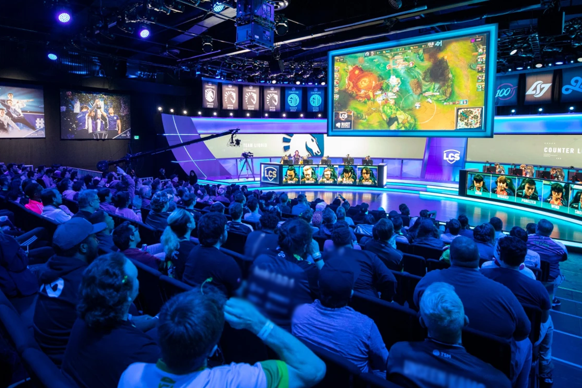 The LCS Summer 2023 tournament has recently been postponed for negotiations
