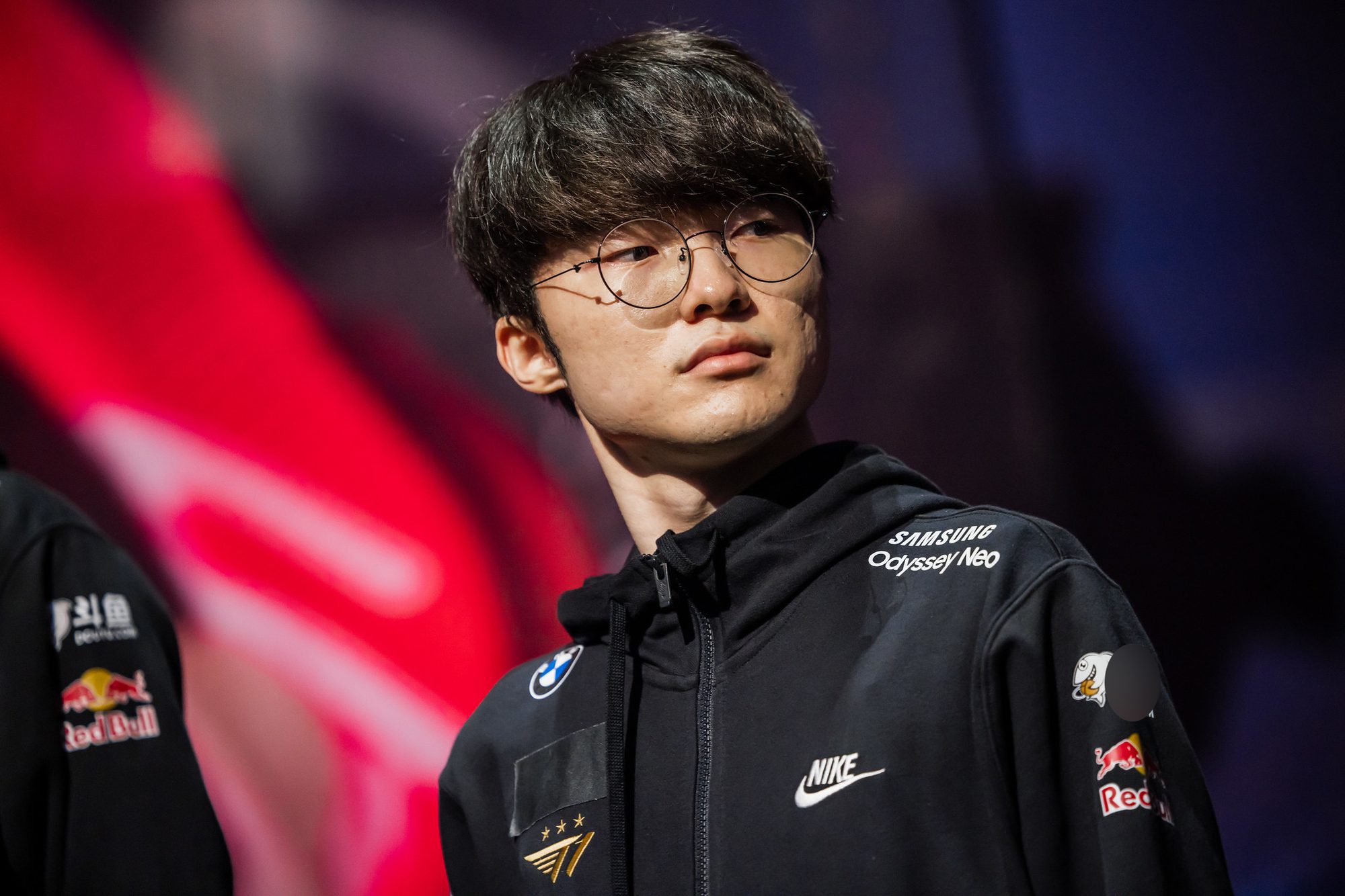 Even in an emergency situation, Faker maintained his maximum professionalism