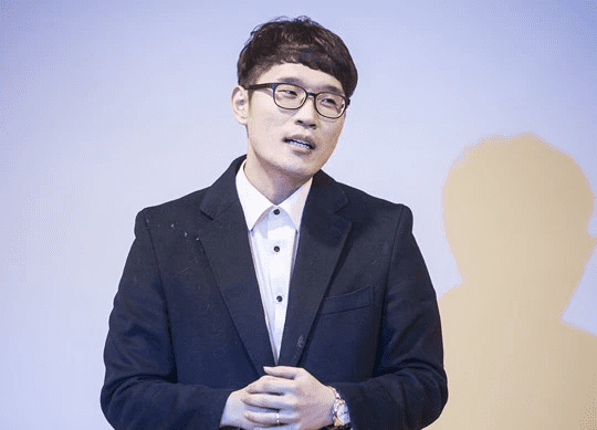 Legend CloudTemplar points out that T1 players have not clearly defined their roles and play chaotically