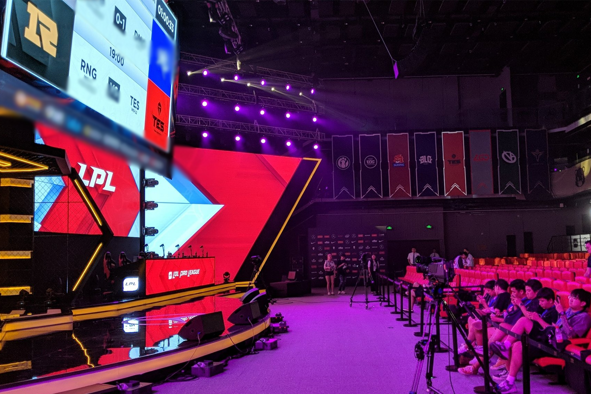 The LPL tournament cannot update to version 13.13 due to serious server issues