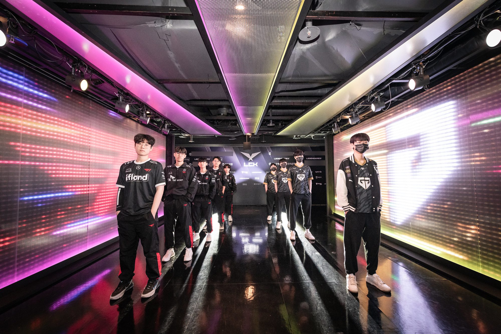 T1 and Gen.G entered the match with some roster shortages
