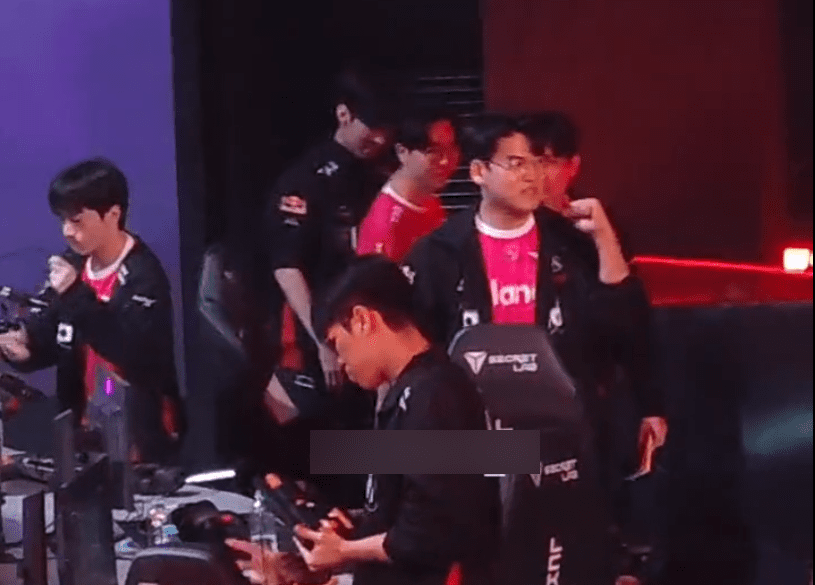 Keria and other T1 players looked more dejected