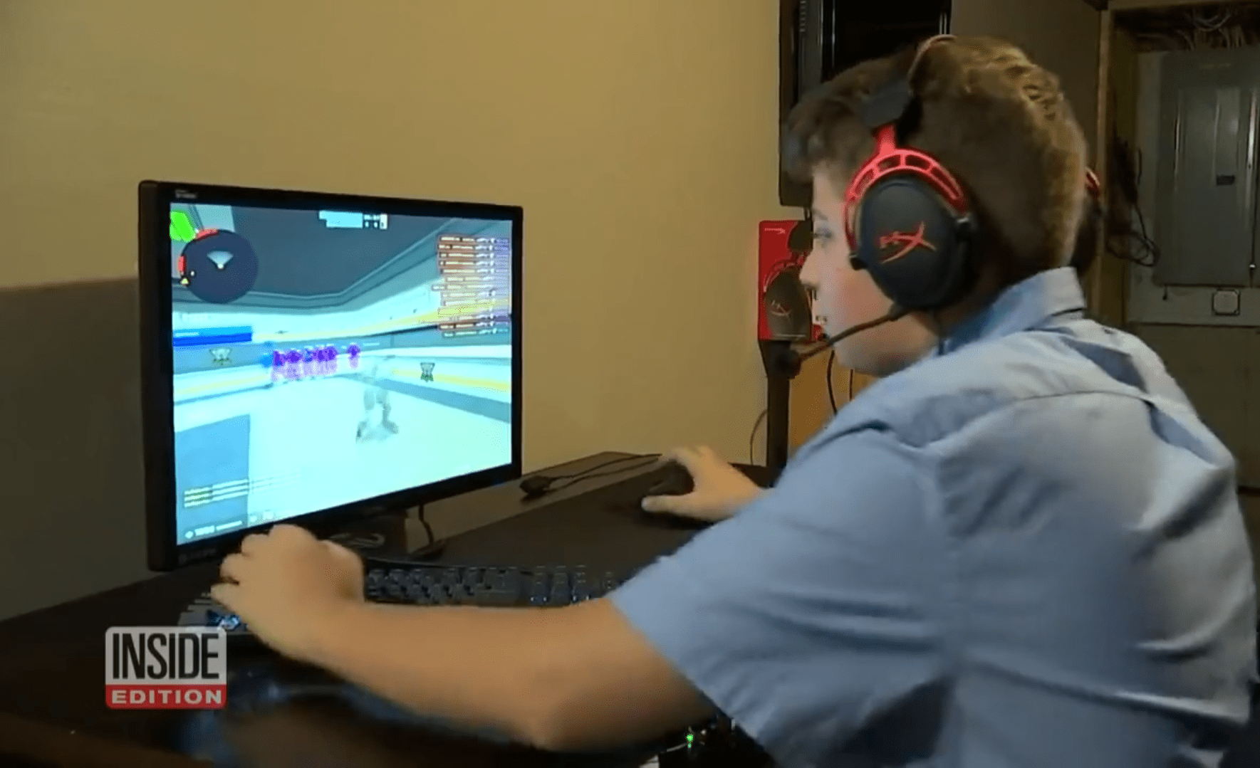 A player casually used hack software to cheat during a live interview