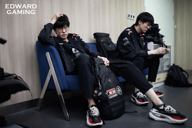 Meiko and Jiejie are suspected of favoritism for being selected for the ASIAD LoL team