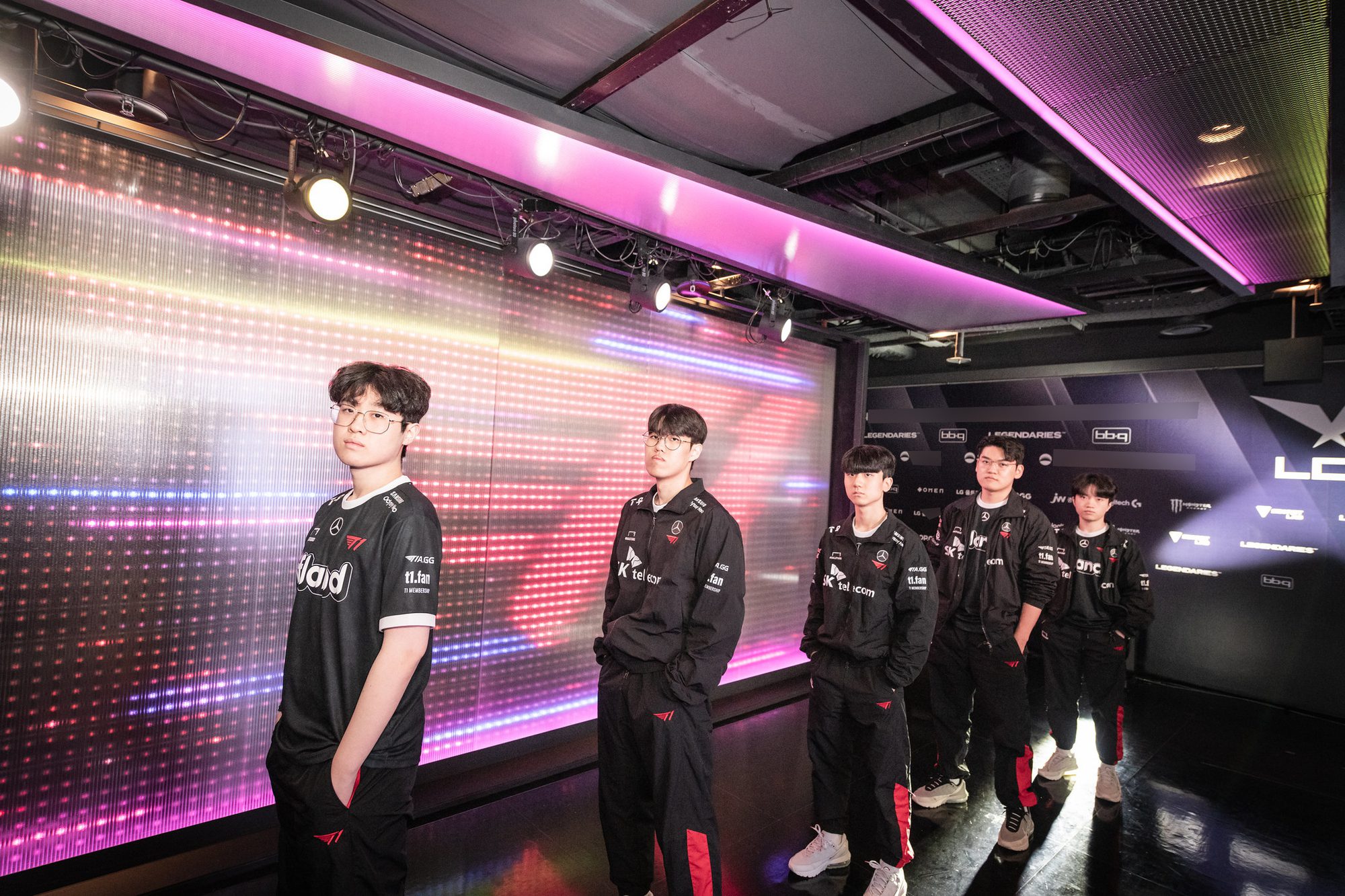 T1 could make it to the playoffs but is considered the weakest team