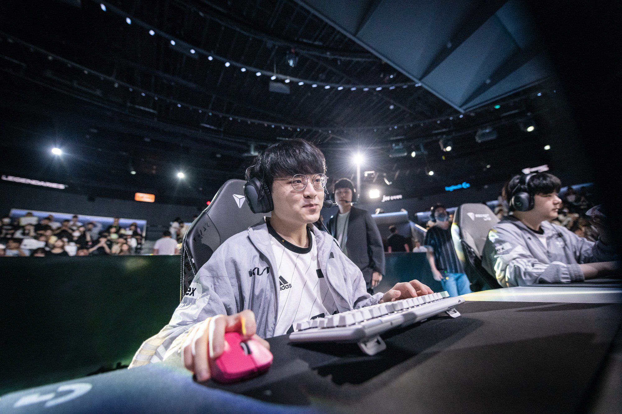 ShowMaker and DK have not won against T1 since the conclusion of Worlds 2021