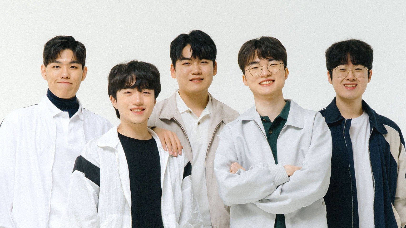 Faker's role is not only as a captain, mid-laner, playmaker, and spiritual leader but also as a unifying and confidence-giving force for T1 players