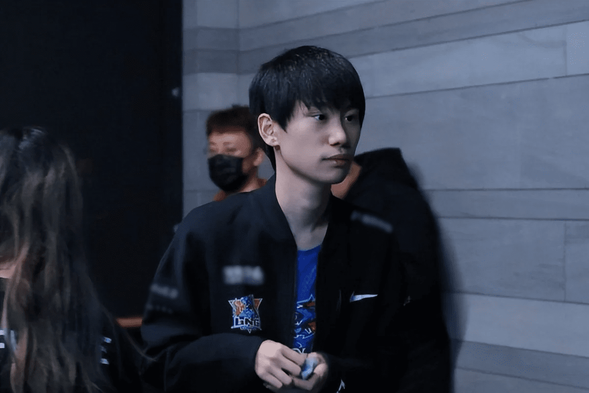 Doinb was fined for revealing transfer information