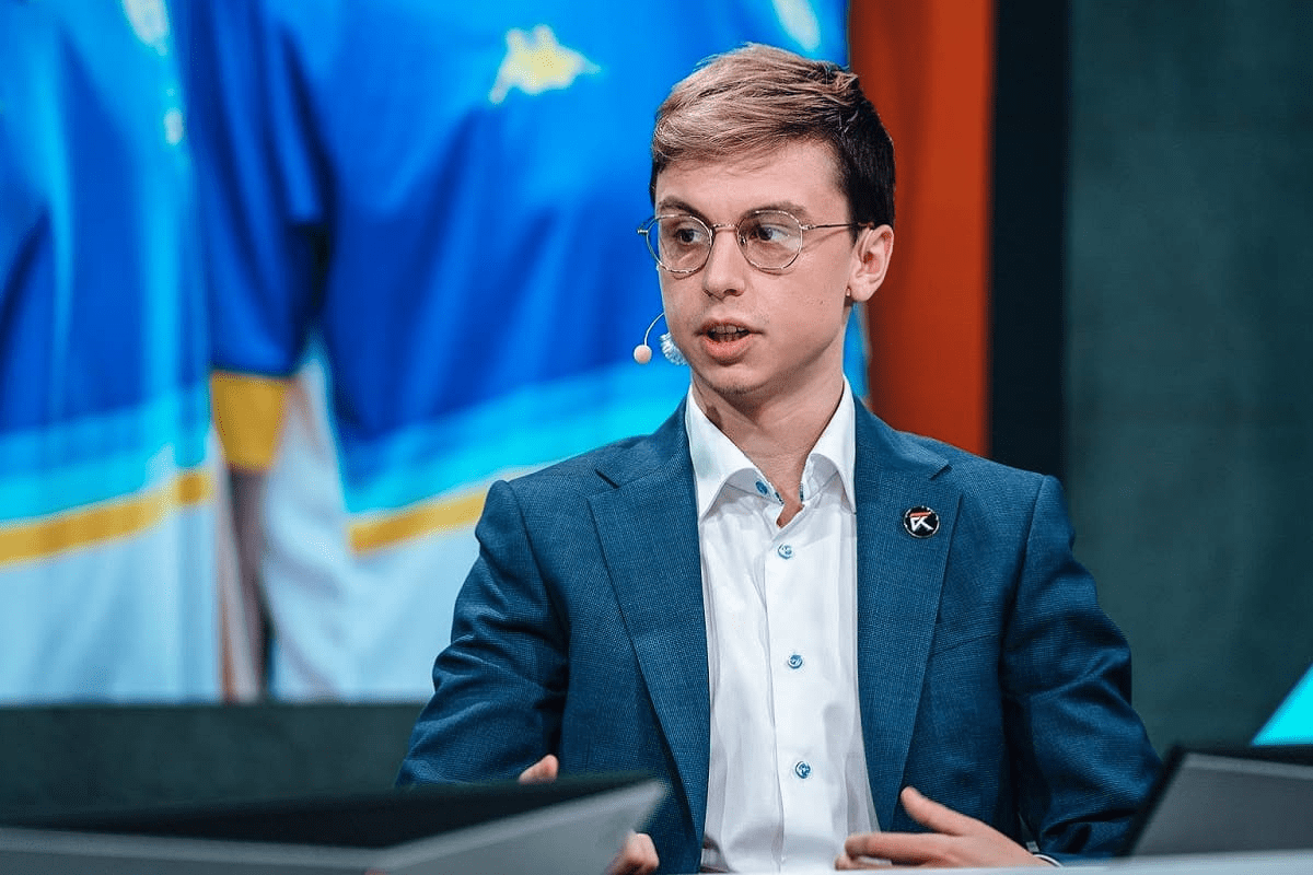 Caedrel questions LPL teams' adaptability as Worlds 2023 won't take place until October
