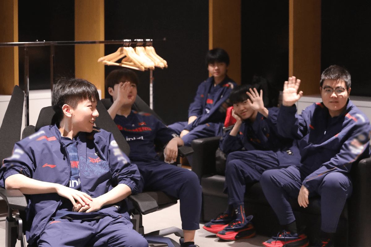 The JDG team is aiming for a historic achievement in professional League of Legends