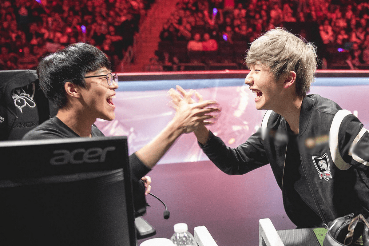 Peanut urged by his close friend Smeb to enlist in military service despite just winning the LCK Summer 2023