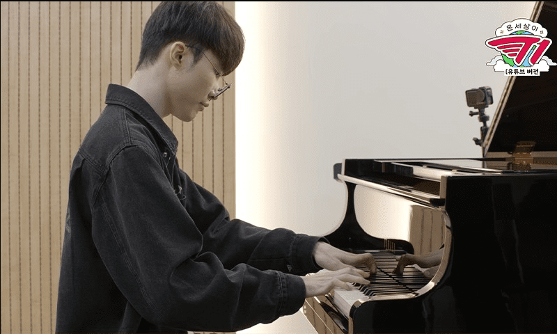 Due to his life revolving almost entirely around LoL and his somewhat monotonous habits, fans call Faker the 'nerd' of the LoL community
