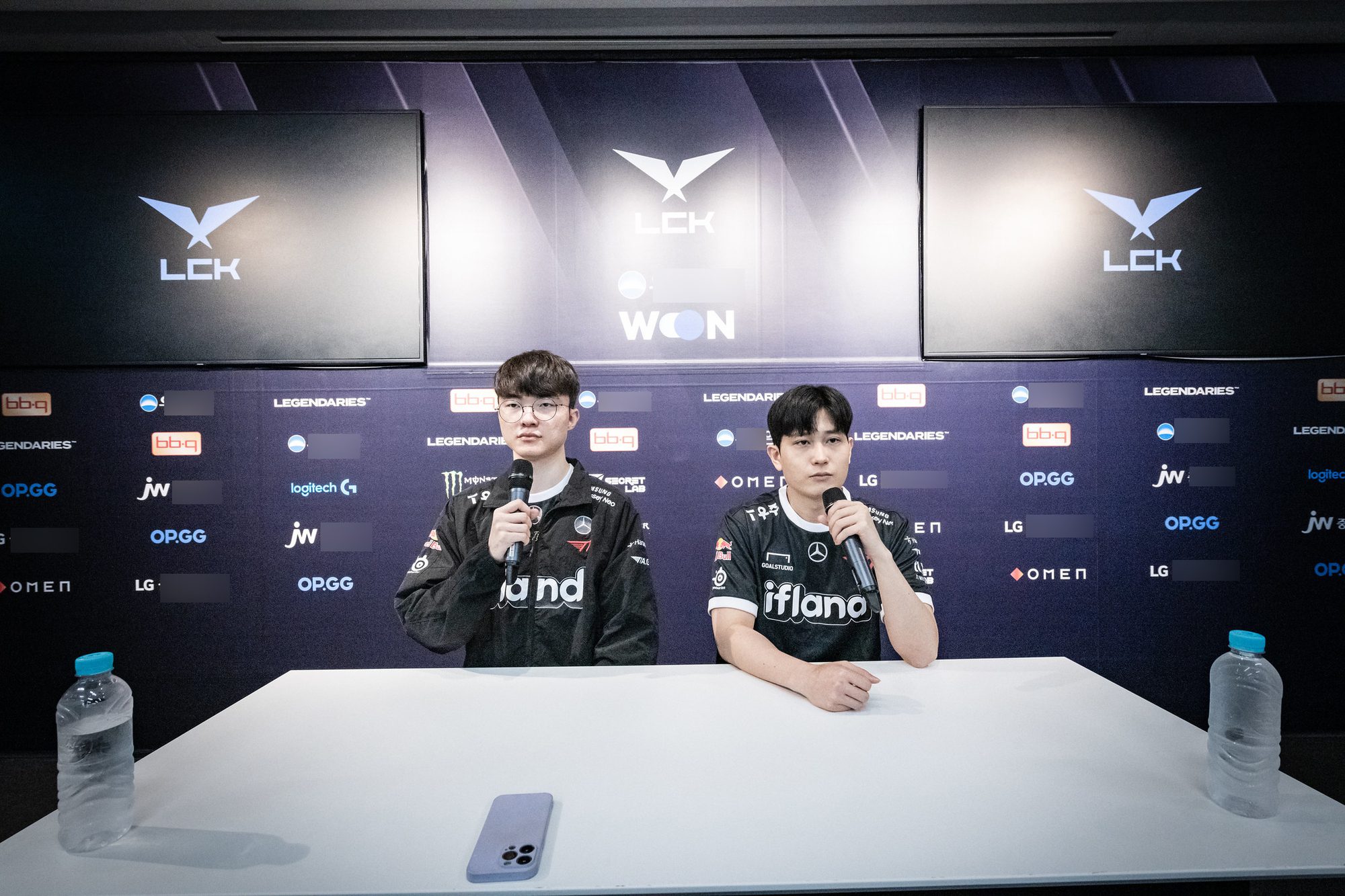 Coach Tom (right) believes T1 is currently stronger than T1 before Faker's injury